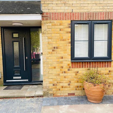 Riverside Premium Double Room Garden View E14 Лондон Екстериор снимка
